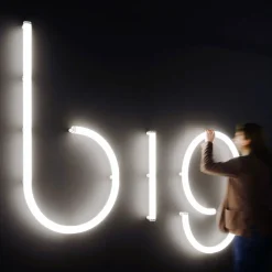 Artemide Alphabet of Light applique majuscule Ø| Appliques Murales Led|Appliques Murales