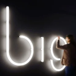 Artemide Alphabet of Light applique minuscule b| Appliques Murales Led|Appliques Murales