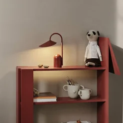 ferm LIVING Lampe à poser LED rechargeable Arum, rouge, intensité| Lampes À Poser Led|Lampes À Poser Et Lampes De Table