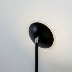 Lindby Lampadaire à éclairage indirect LED Malea, noir| Lampadaires Led|Lampadaires