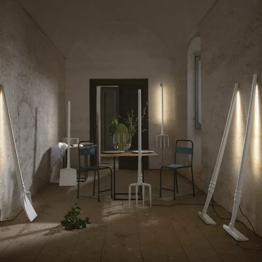 Karman Lampadaire de designer LED Tobia, forme de pelle| Lampadaires Led|Lampadaires