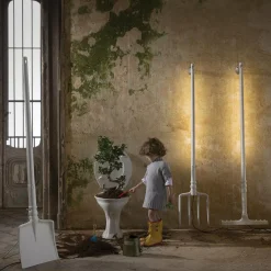 Karman Lampadaire de designer LED Tobia, forme de pelle| Lampadaires Led|Lampadaires