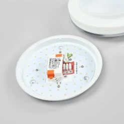 Lindby Plafonnier LED rond Lyss avec bord chromé, IP44| Plafonniers Led|Plafonniers