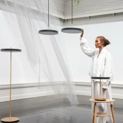 UMAGE Asteria medium suspension en laiton noir| Suspensions Led|Suspensions